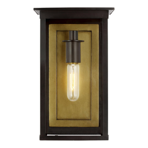 Freeport Medium Outdoor Wall Lantern | CO1111HTCP